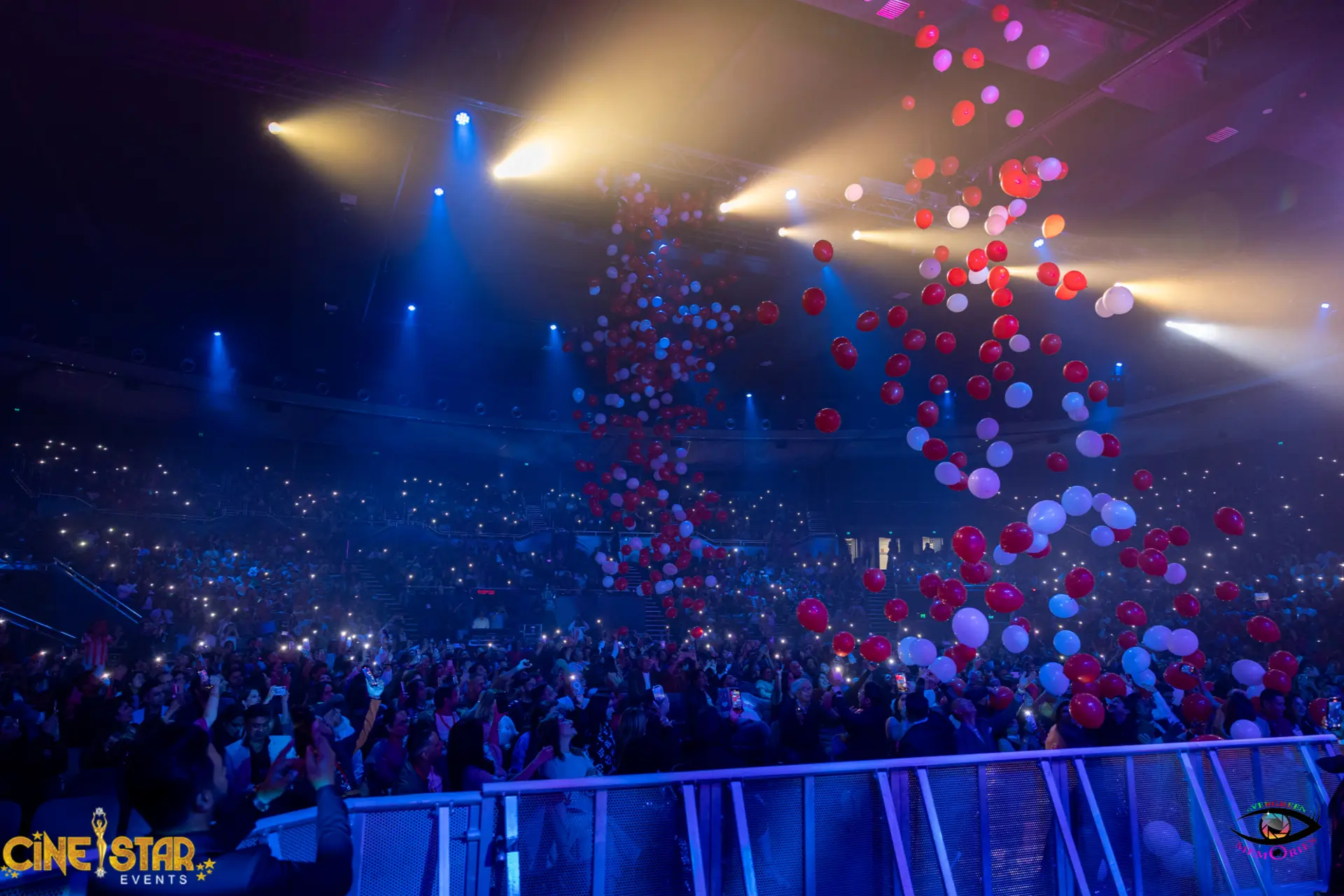 Electrifying concert atmosphere with stage effects