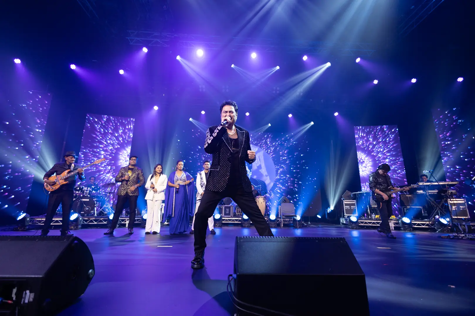 Live performance captured at a Cinestar Events show