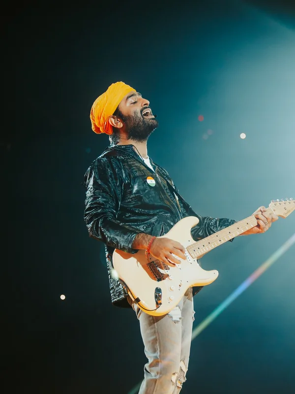 Arijit Singh performing live on stage