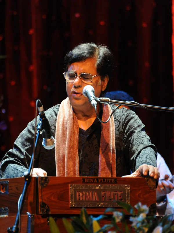Jagjit Singh performing live on stage